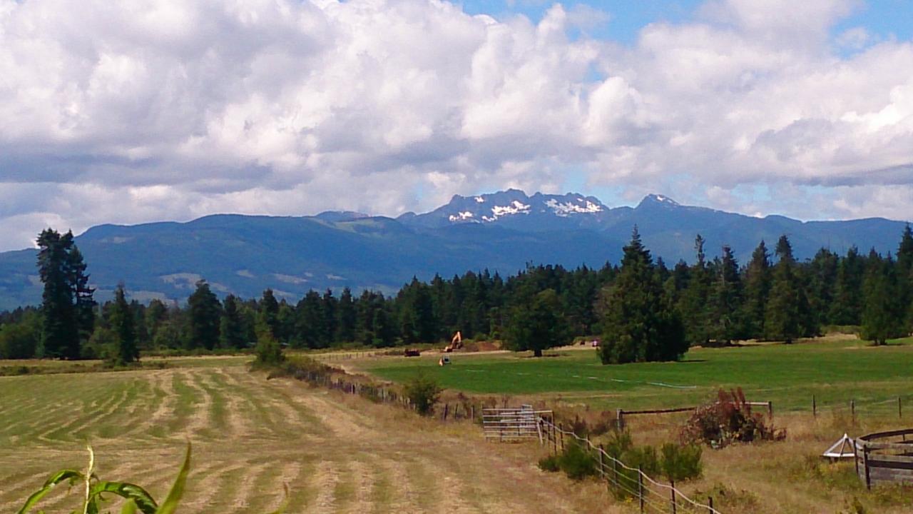 Paradise Acres Ranch Nanoose Bay Esterno foto