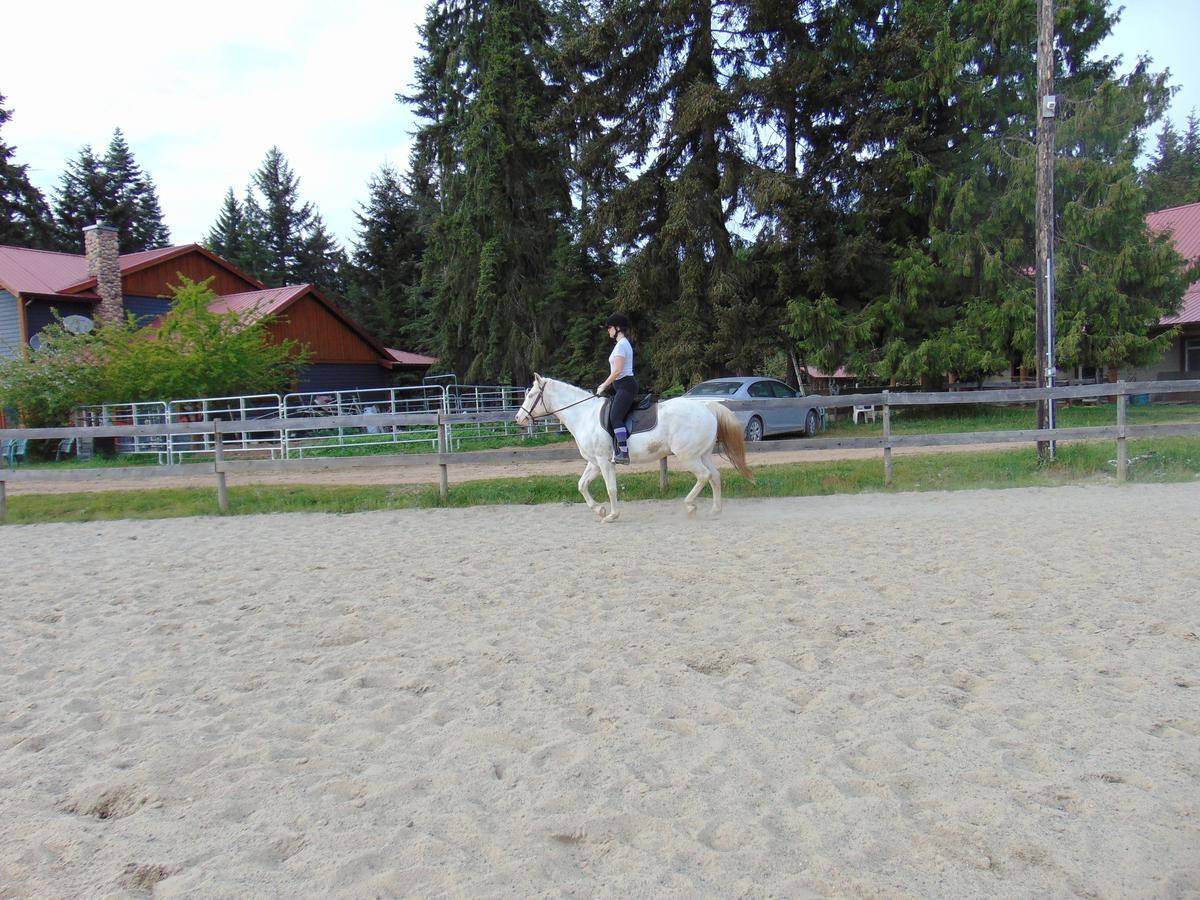 Paradise Acres Ranch Nanoose Bay Esterno foto